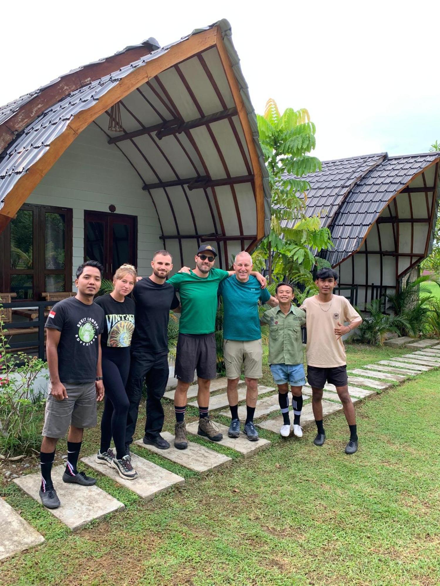 Gino'S Place - Guest House & Jungle Trekking Букит Лаванг Екстериор снимка