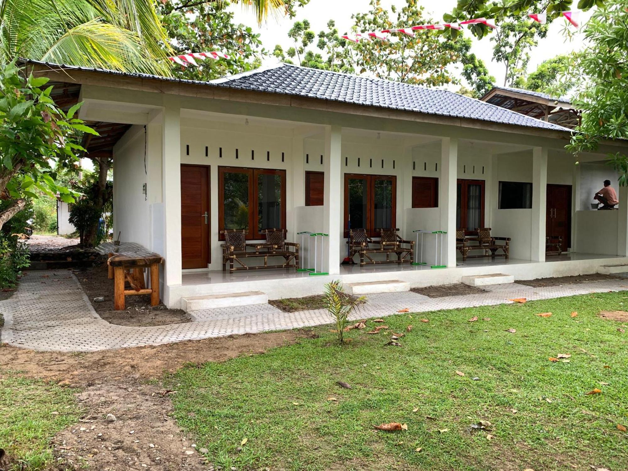 Gino'S Place - Guest House & Jungle Trekking Букит Лаванг Екстериор снимка